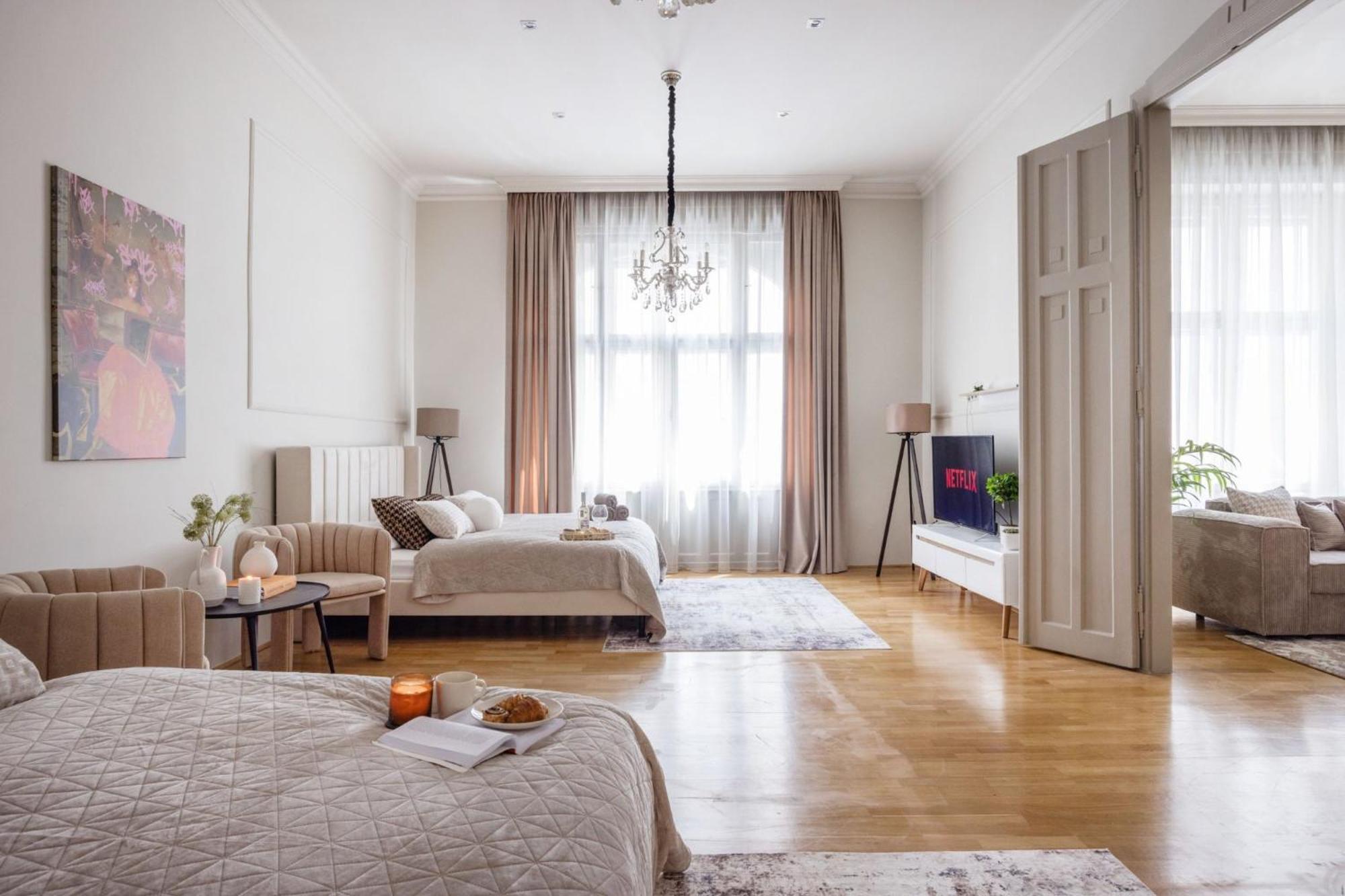 Timeless Elegant Apartment By Opera House Budapest Exterior foto