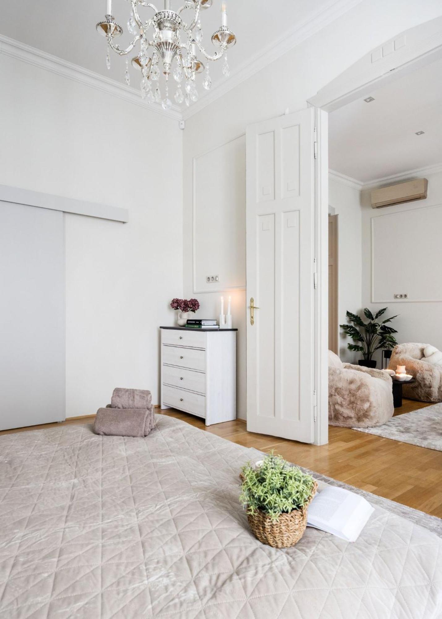 Timeless Elegant Apartment By Opera House Budapest Exterior foto