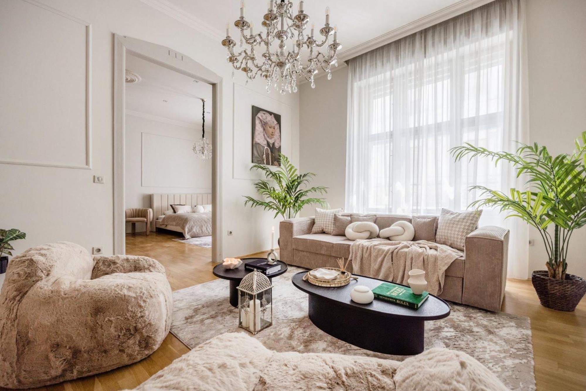 Timeless Elegant Apartment By Opera House Budapest Exterior foto
